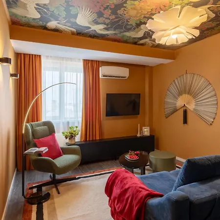 Holt - Lucky Cranes *