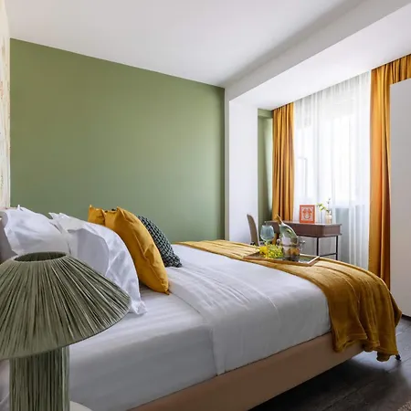Holt - Lucky Cranes Apartament Bucureşti