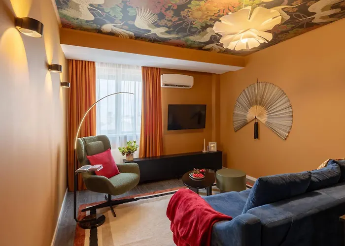 Holt - Lucky Cranes *