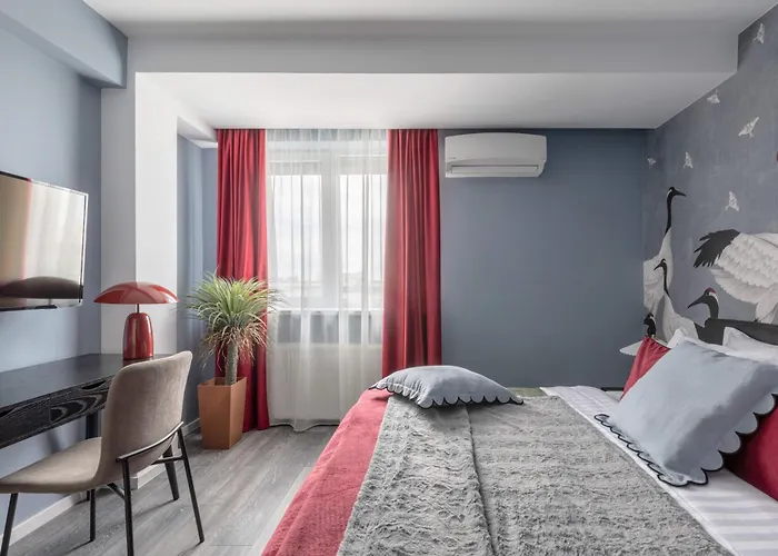 Holt - Lucky Cranes Bucureşti