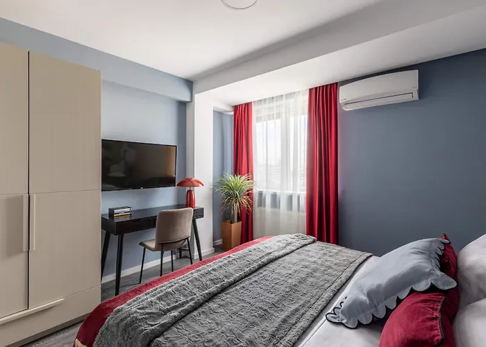 Holt - Lucky Cranes Bucureşti