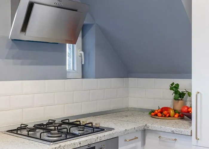 Holt - Lucky Cranes * ブカレスト