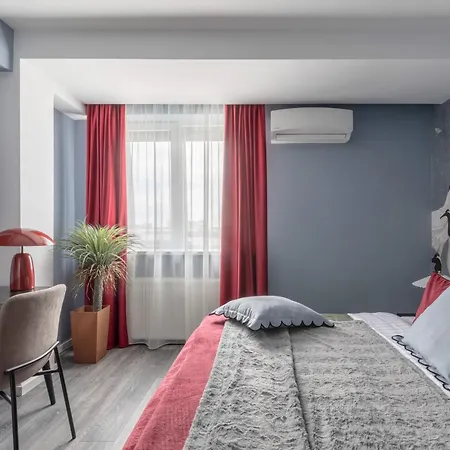 Holt - Lucky Cranes 부쿠레슈티